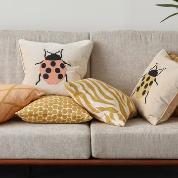 Dot Ari kuddfodral 50x50 cm - Spicy yellow - Chhatwal & Jonsson