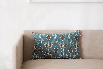 Ikat Goa kuddfodral 60x40 cm - Heaven blue-taupe - Chhatwal & Jonsson