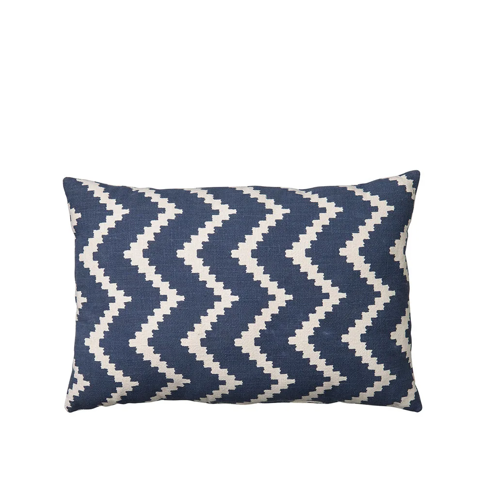 Ikat Sema kudde, blue/off white, 40 cm Chhatwal & Jonsson