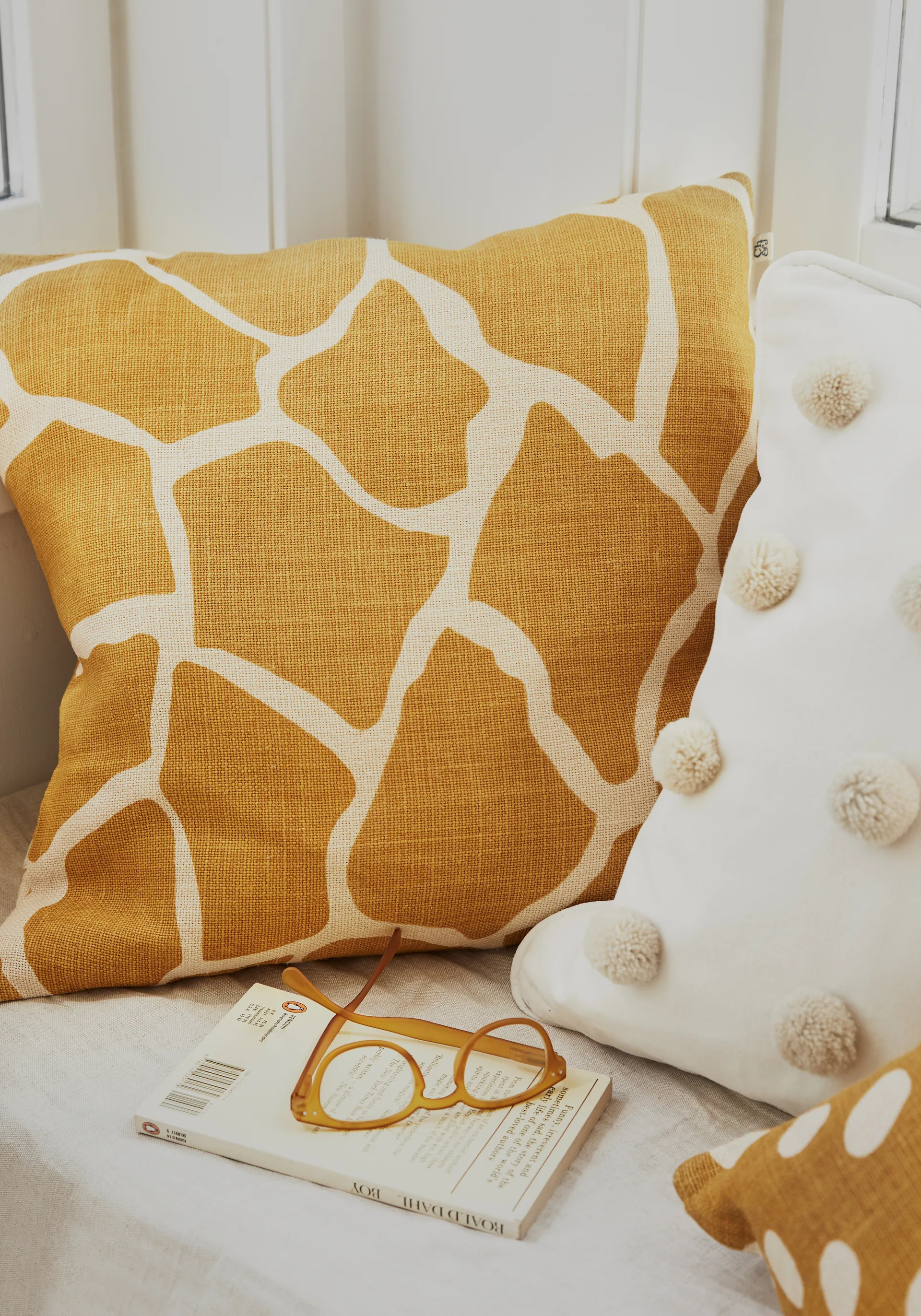 Nadi kuddfodral 50x50 cm, Spicy yellow-light beige Chhatwal & Jonsson