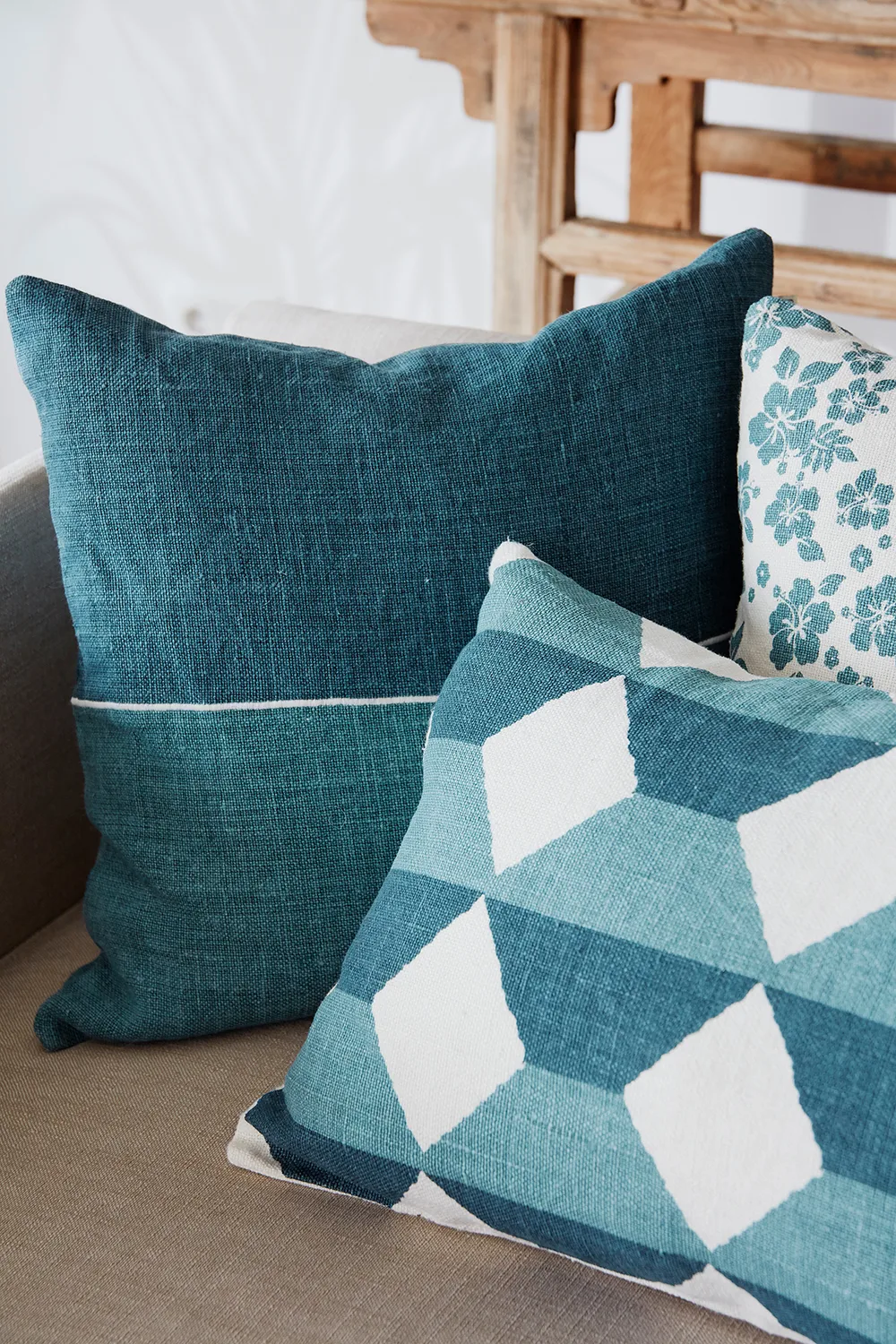 Sona kuddfodral 60x40 cm, Heaven blue-palace blue Chhatwal & Jonsson