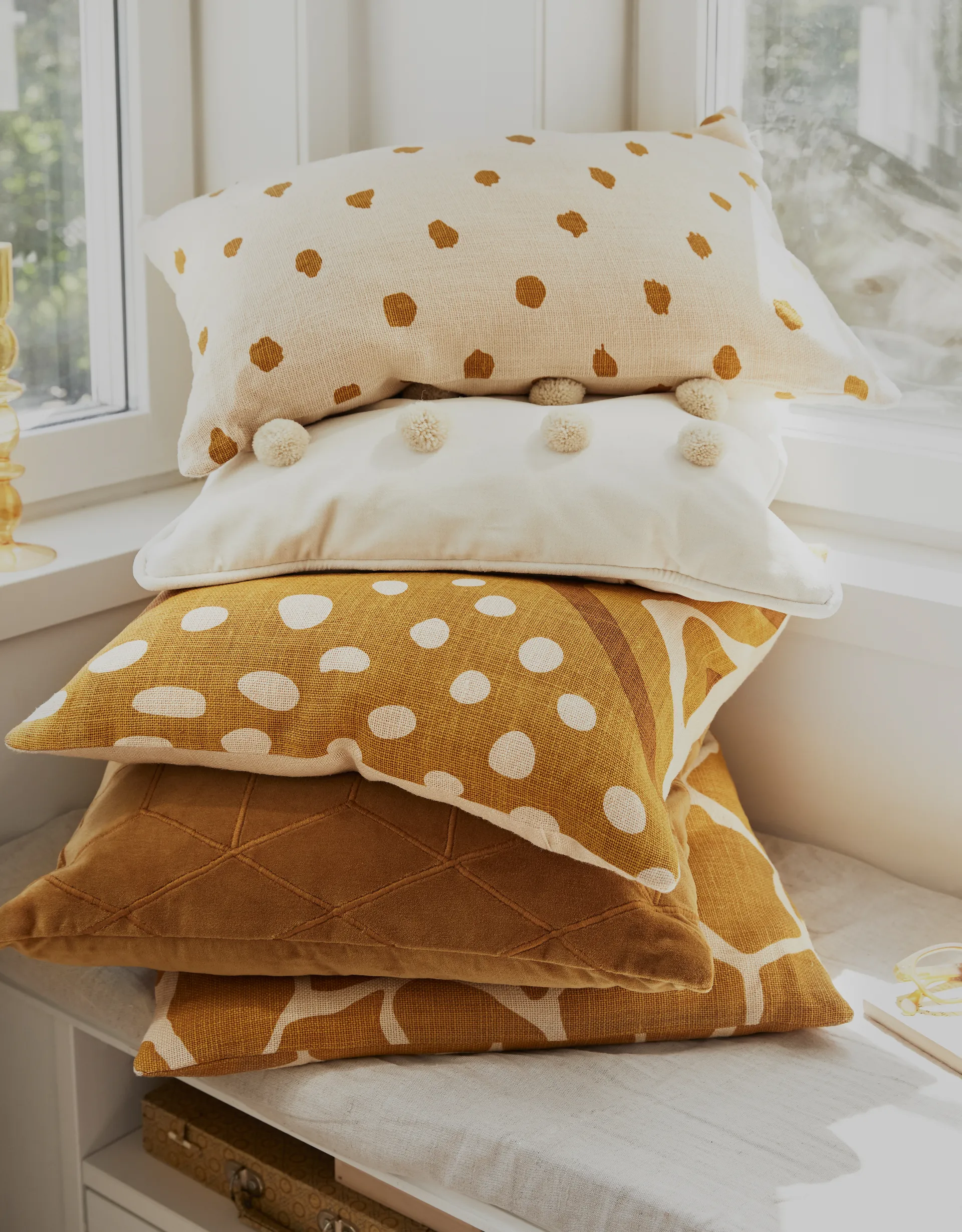 Yash kuddfodral 40x60 cm, Spicy yellow Chhatwal & Jonsson