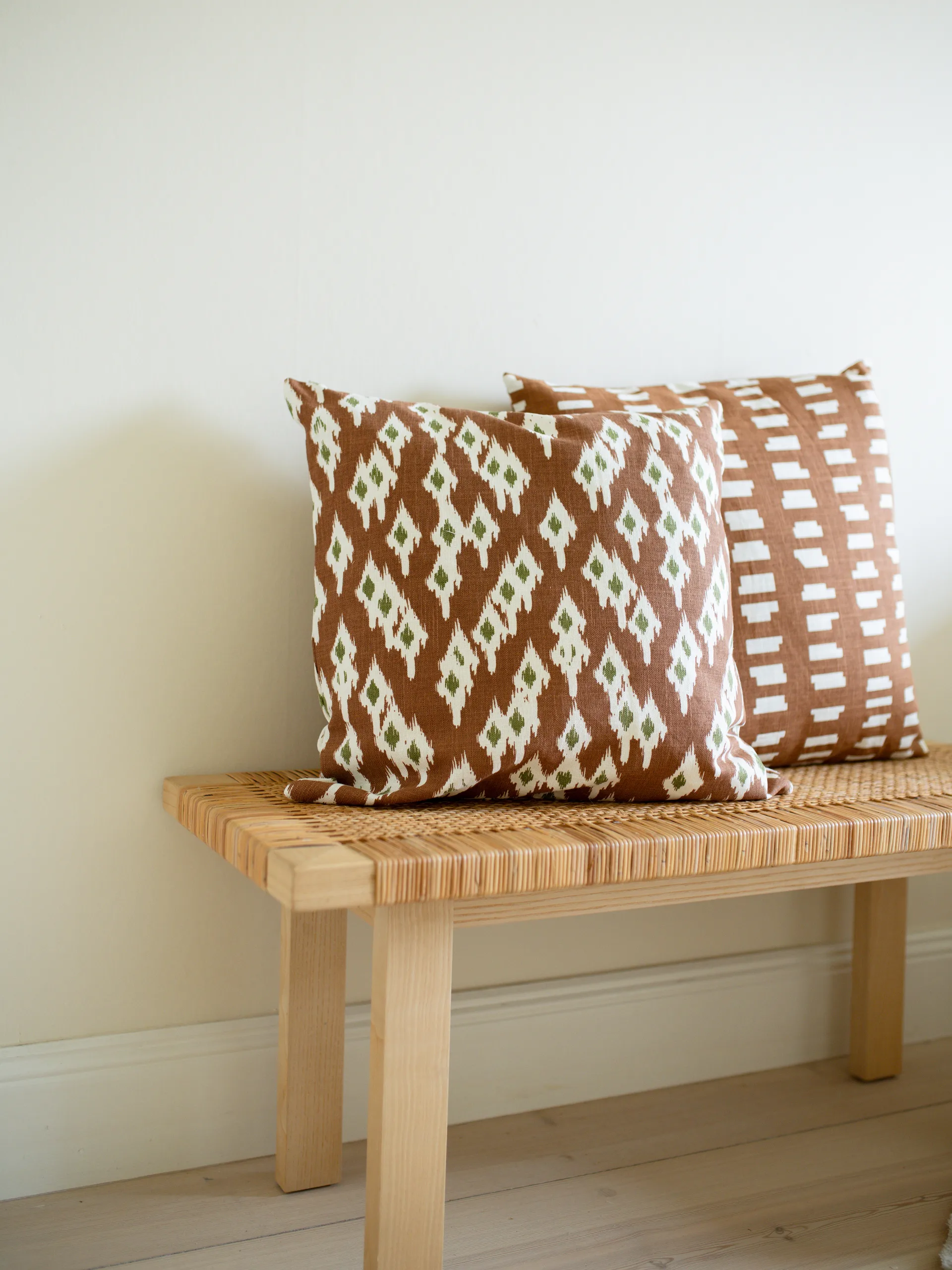 Ikat Diamond kuddfodral 50x50 cm, Brown Classic Collection