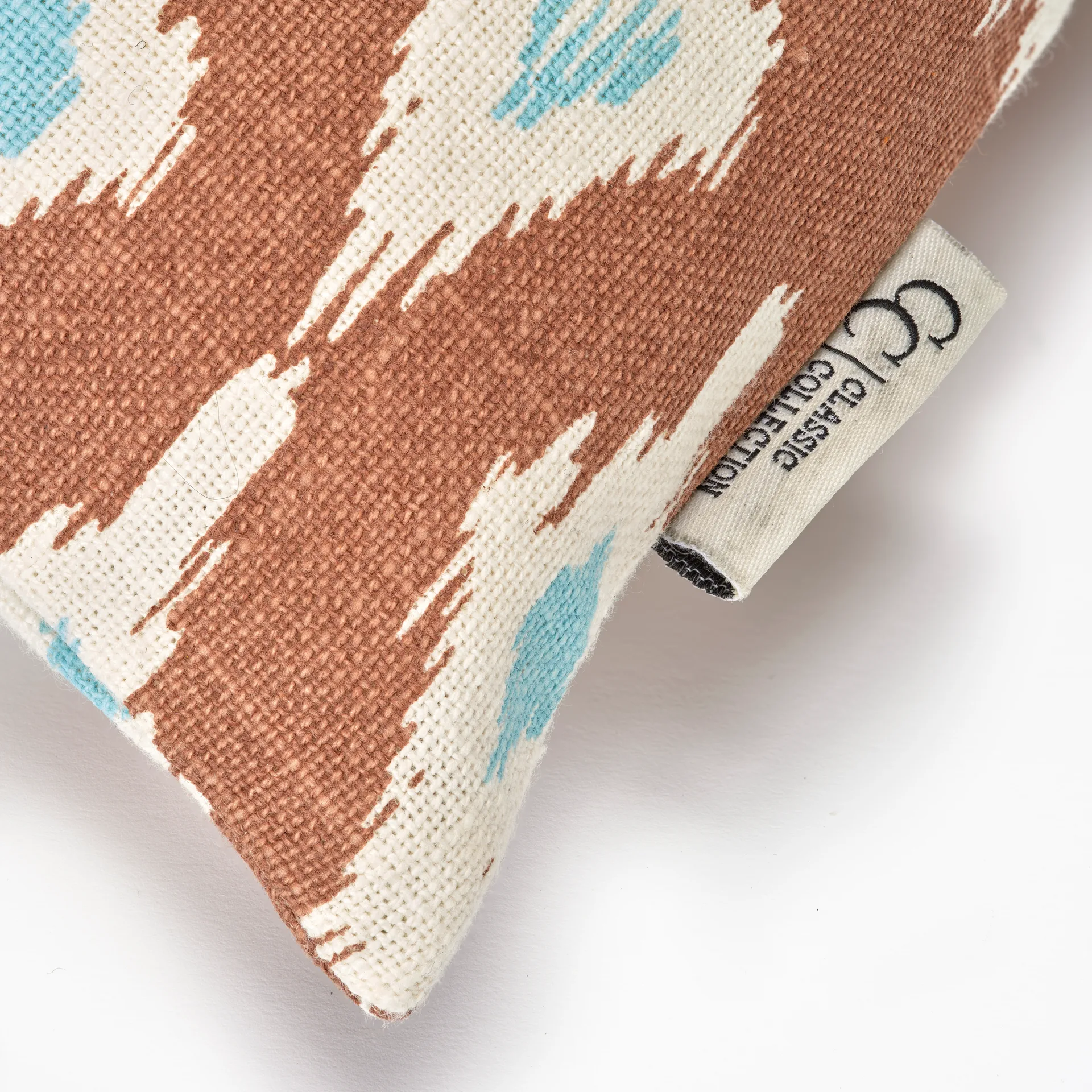 Ikat Diamond kuddfodral 50x50 cm, Mocha Classic Collection