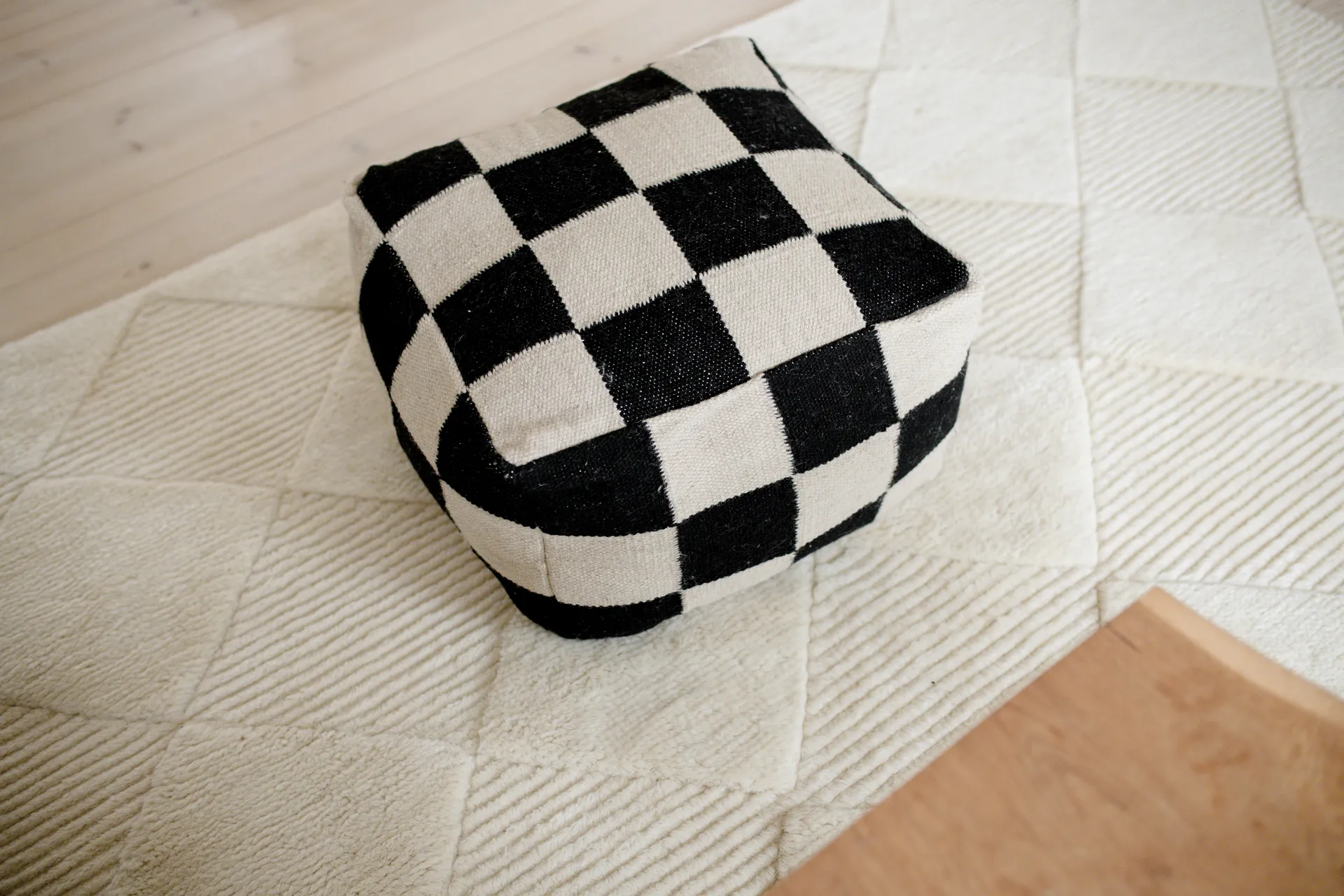 Square puff 50x50 cm, Svart-natur Classic Collection