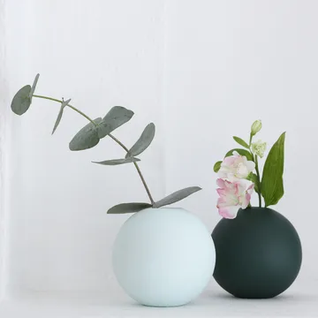Ball vas dark green - 8 cm - Cooee Design