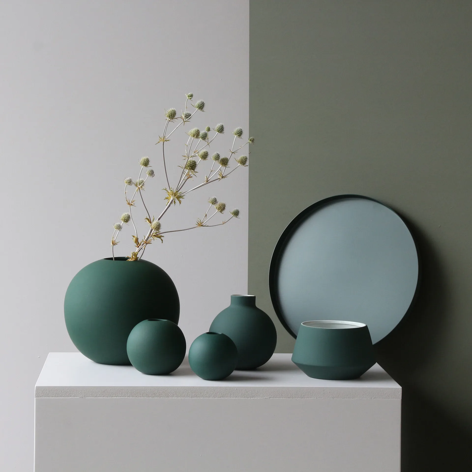 Ball vas dark green, 8 cm Cooee Design