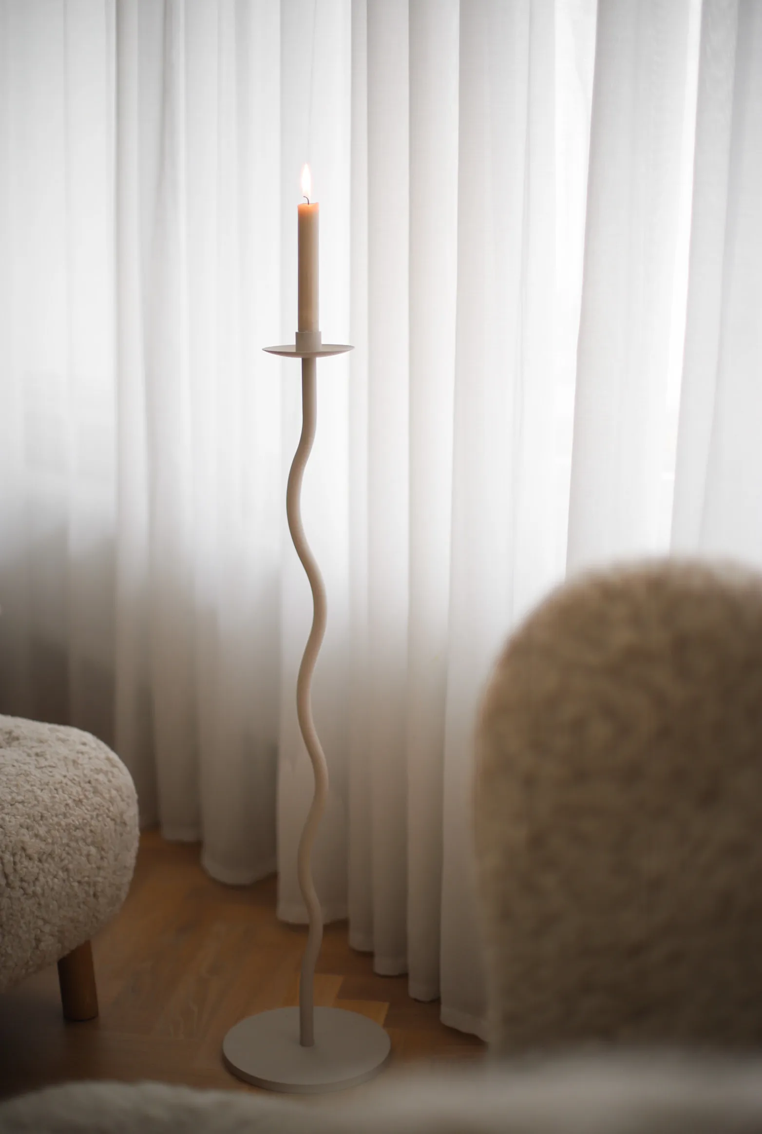 Curved ljusstake 85 cm, Sand Cooee Design