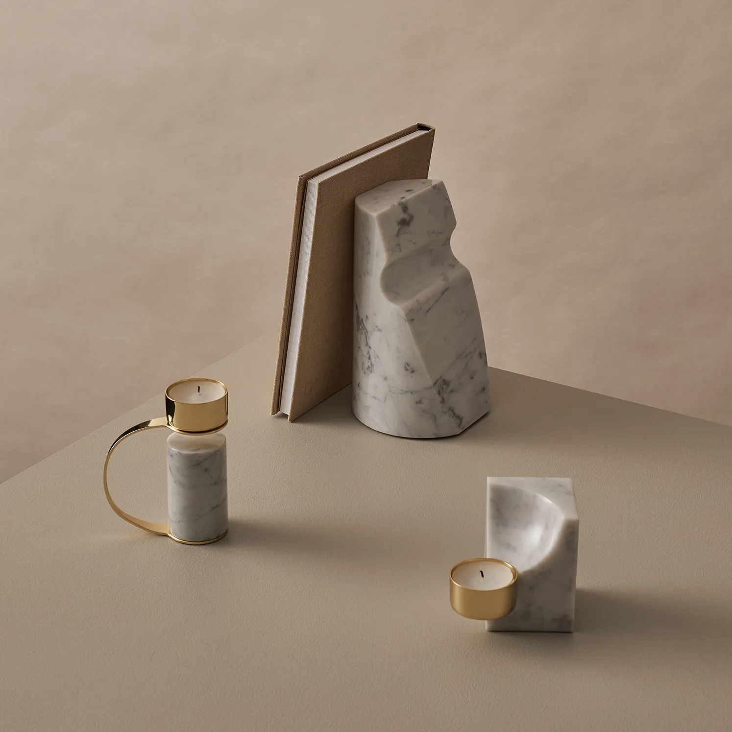 Quarter värmeljusstake, Carrara Cooee Design