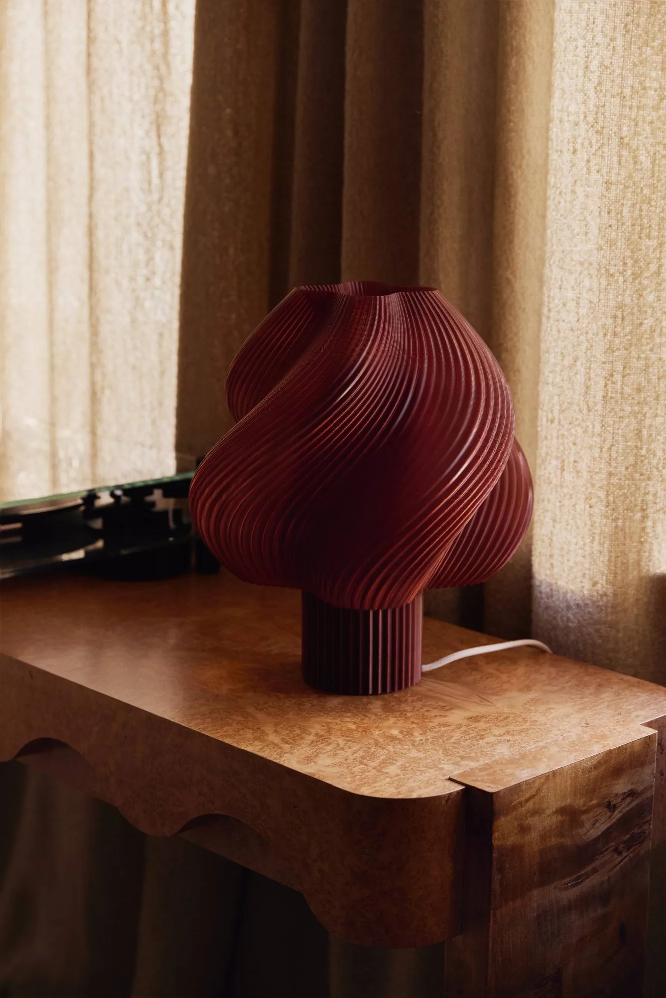 Soft Serve bordslampa, Cherry, Grande, 34 cm Crème Atelier