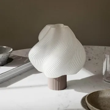 Soft Serve portabel bordslampa - Mocha, 23 cm - Crème Atelier
