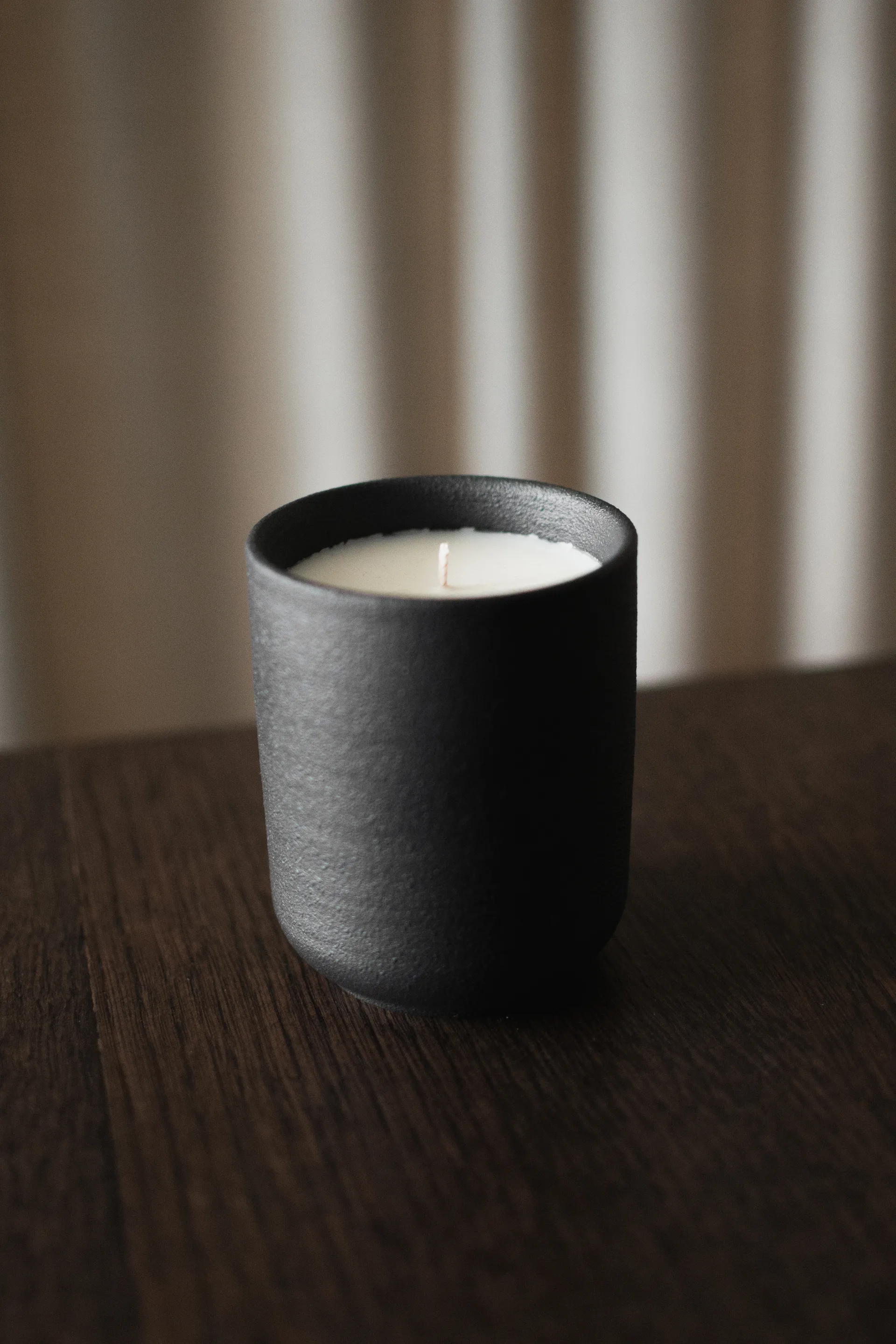 Burn doftljus 60 h, Black DBKD