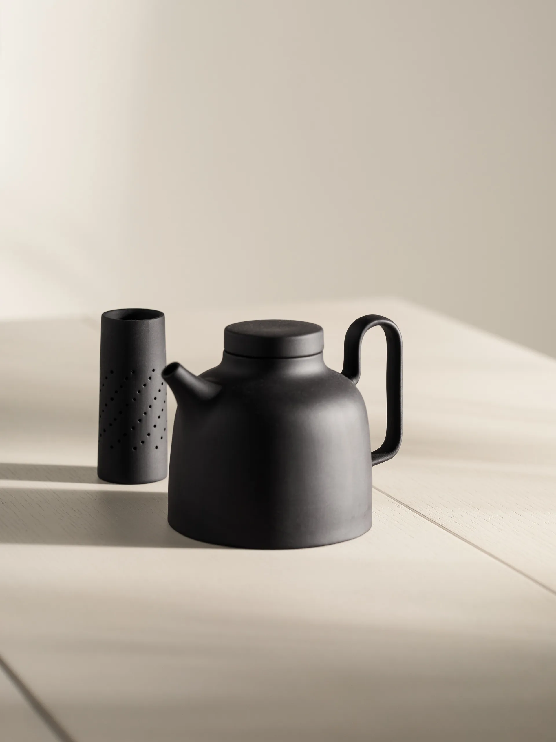 Sand tekanna 65 cl, Black clay Design House Stockholm