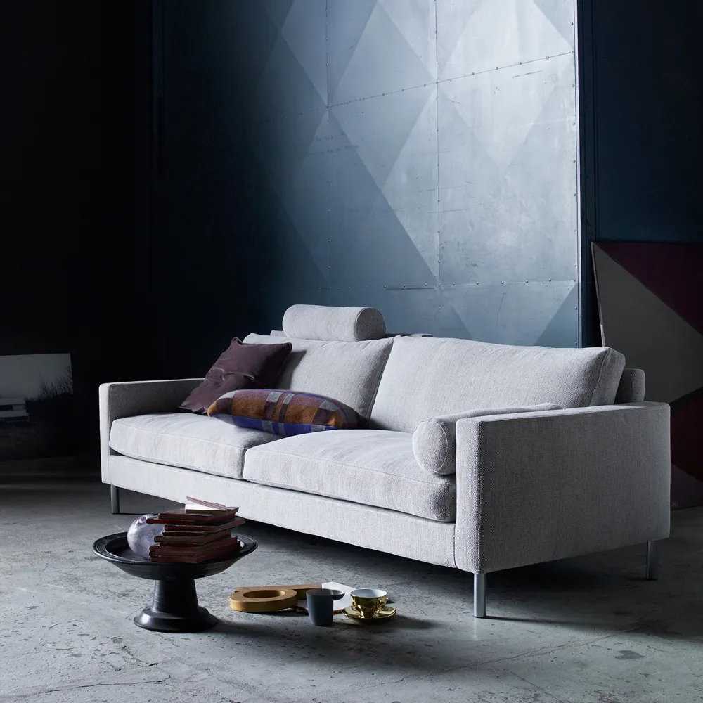 Lift soffa 210 cm skumstoppning, Tyg bakar 47 ljusgrå-stålben Eilersen