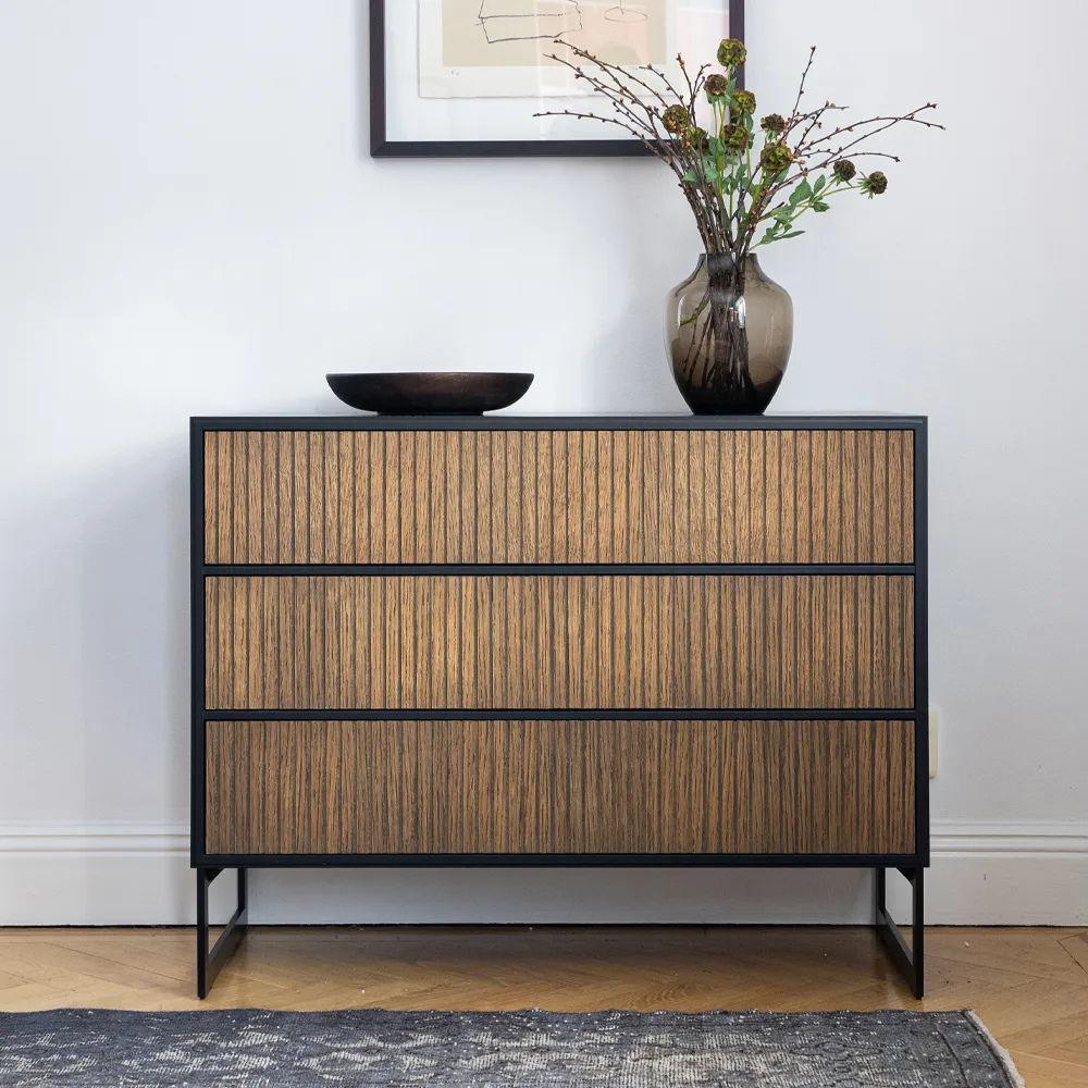 Line byrå, walnut/white, 3 lådor, sockel Englesson