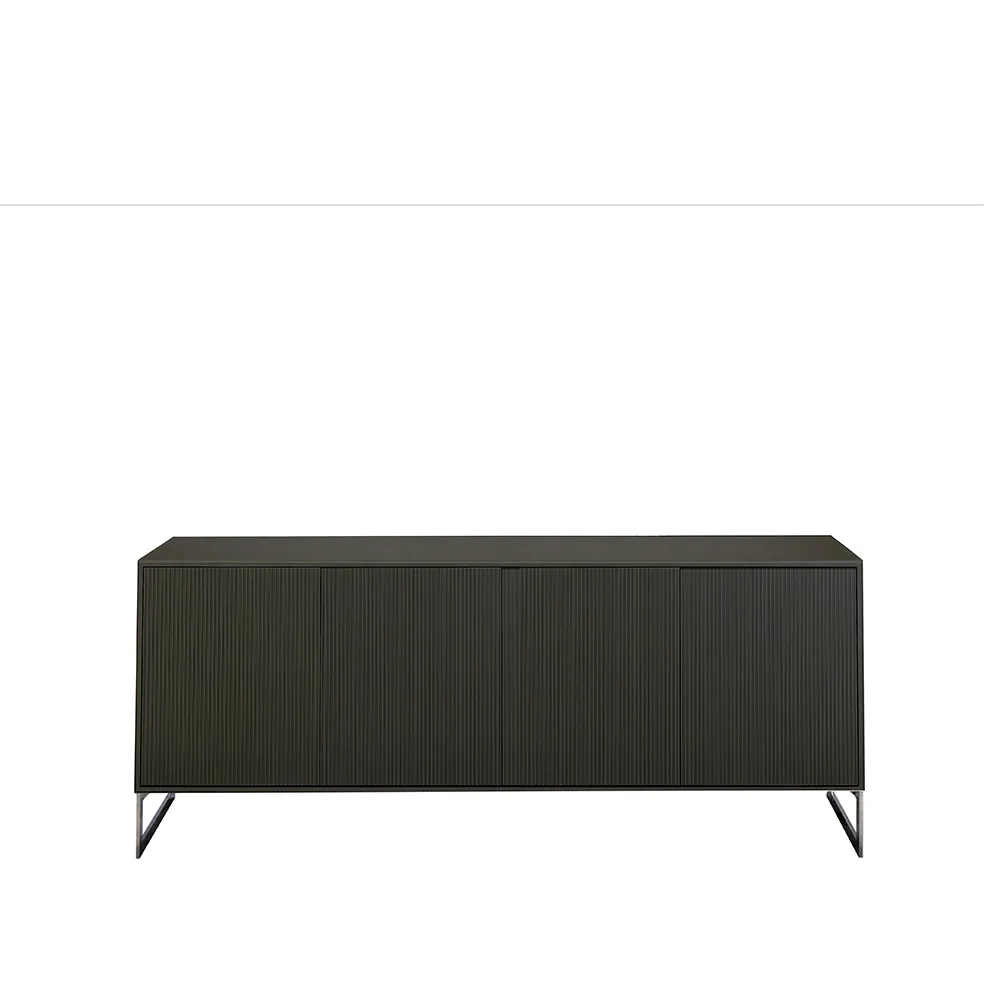 Line skänk, black, 4dörrar+1+1hylla, svarta metallben Englesson