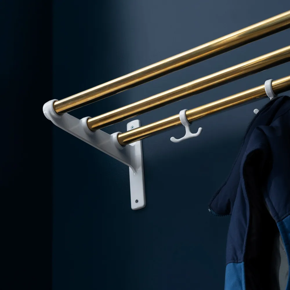Nostalgi Sko- eller hatthylla, valnöt, aluminium stativ Essem Design