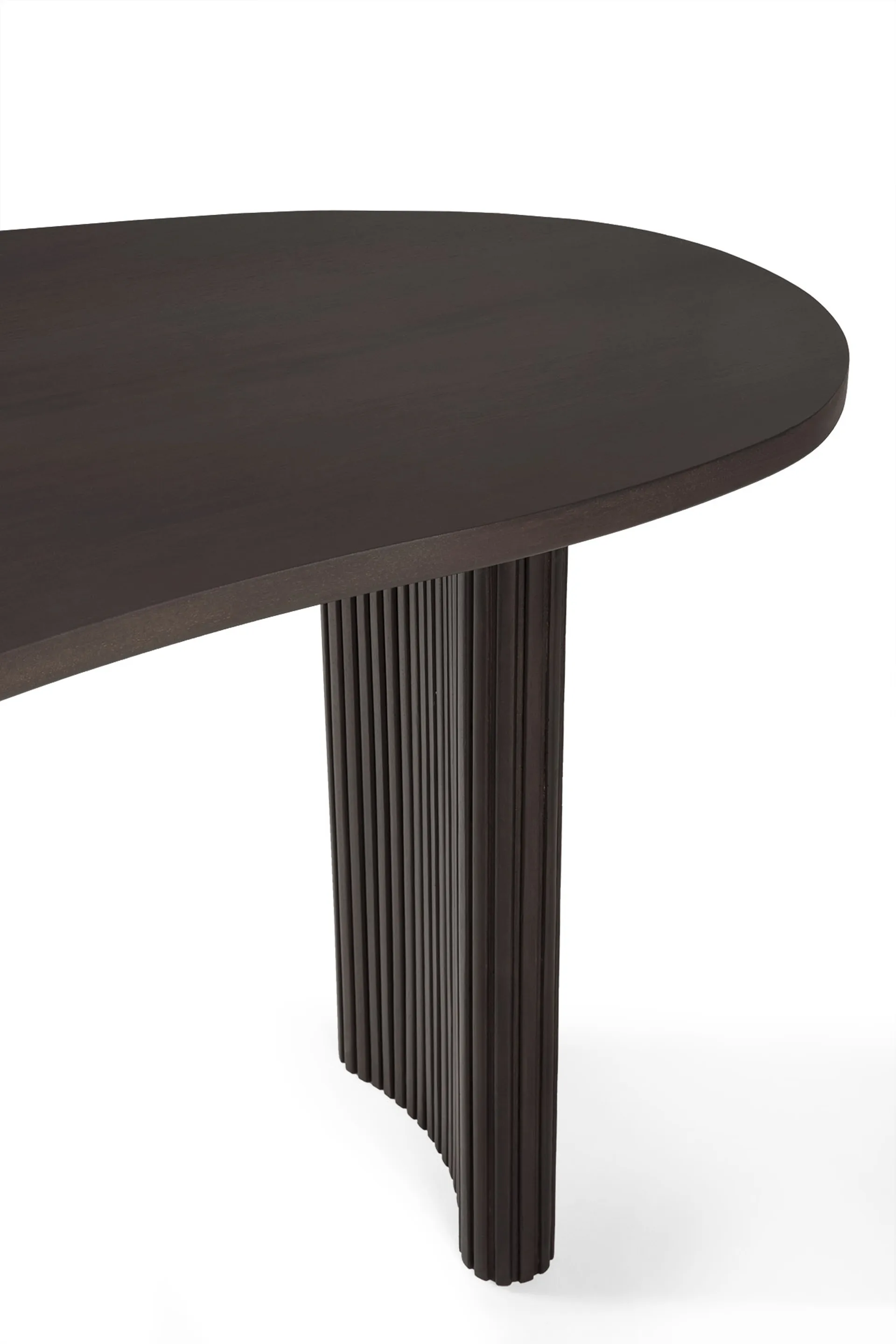 Boomerang skrivbord, Mörkbrunbetsad mahogny, 160x83x76 cm Ethnicraft