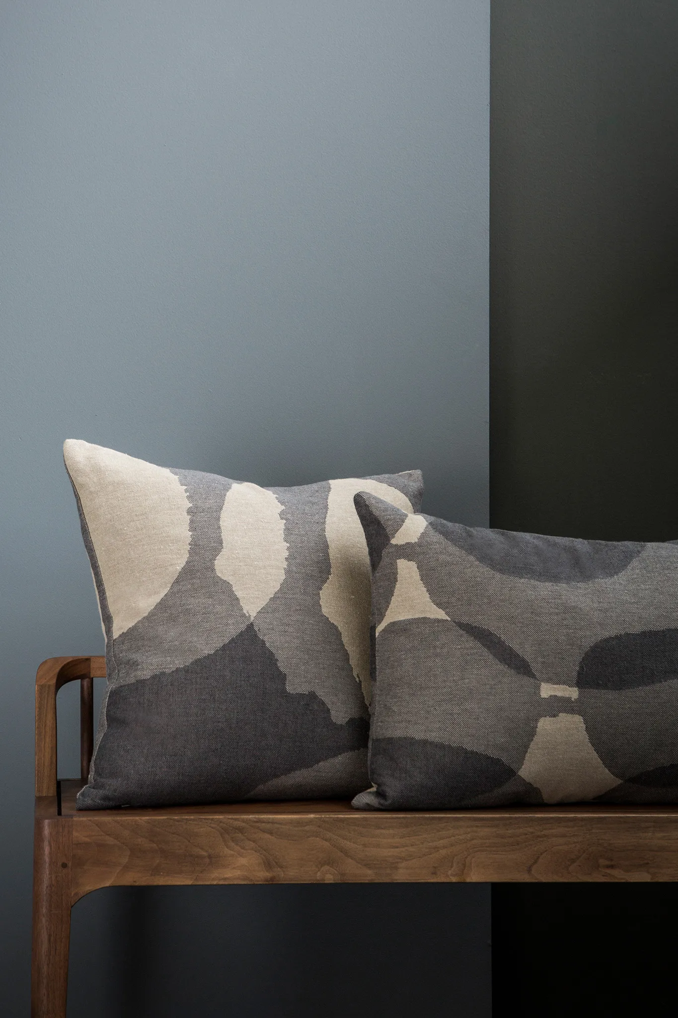 Layered Dots kudde, 50x50 cm Ethnicraft