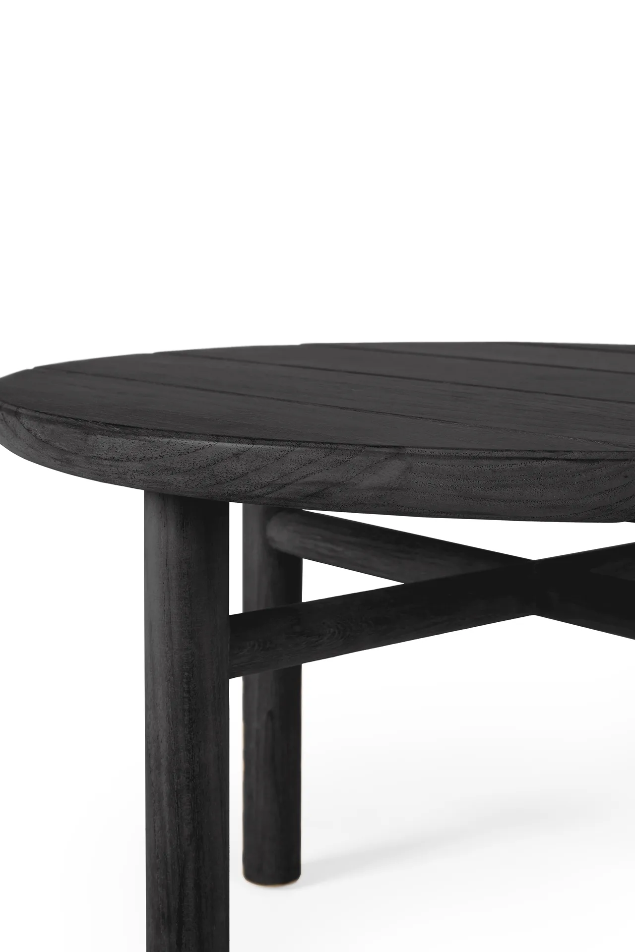Quatro outdoor soffbord svartbetsad teak, Ø59 cm Ethnicraft