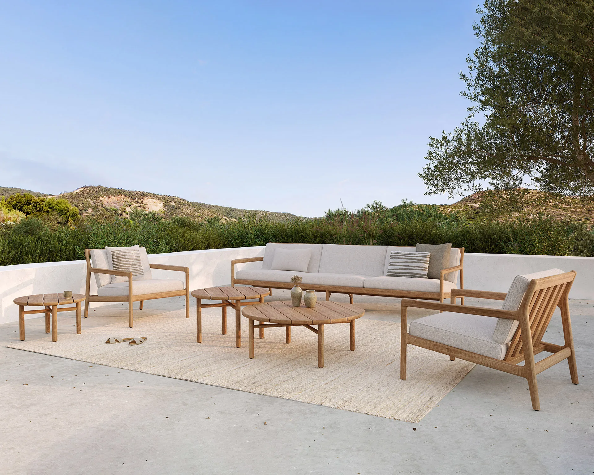 Quatro outdoor soffbord teak, Ø59 cm Ethnicraft