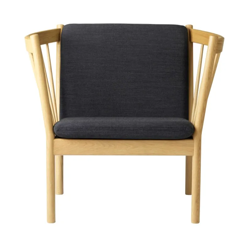 J146 fåtölj, Oak nature lacquered-dark grey FDB Møbler