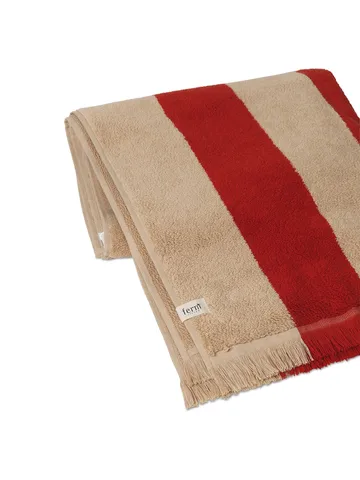 Alee handduk 70x140 cm - Light camel-red - Ferm Living