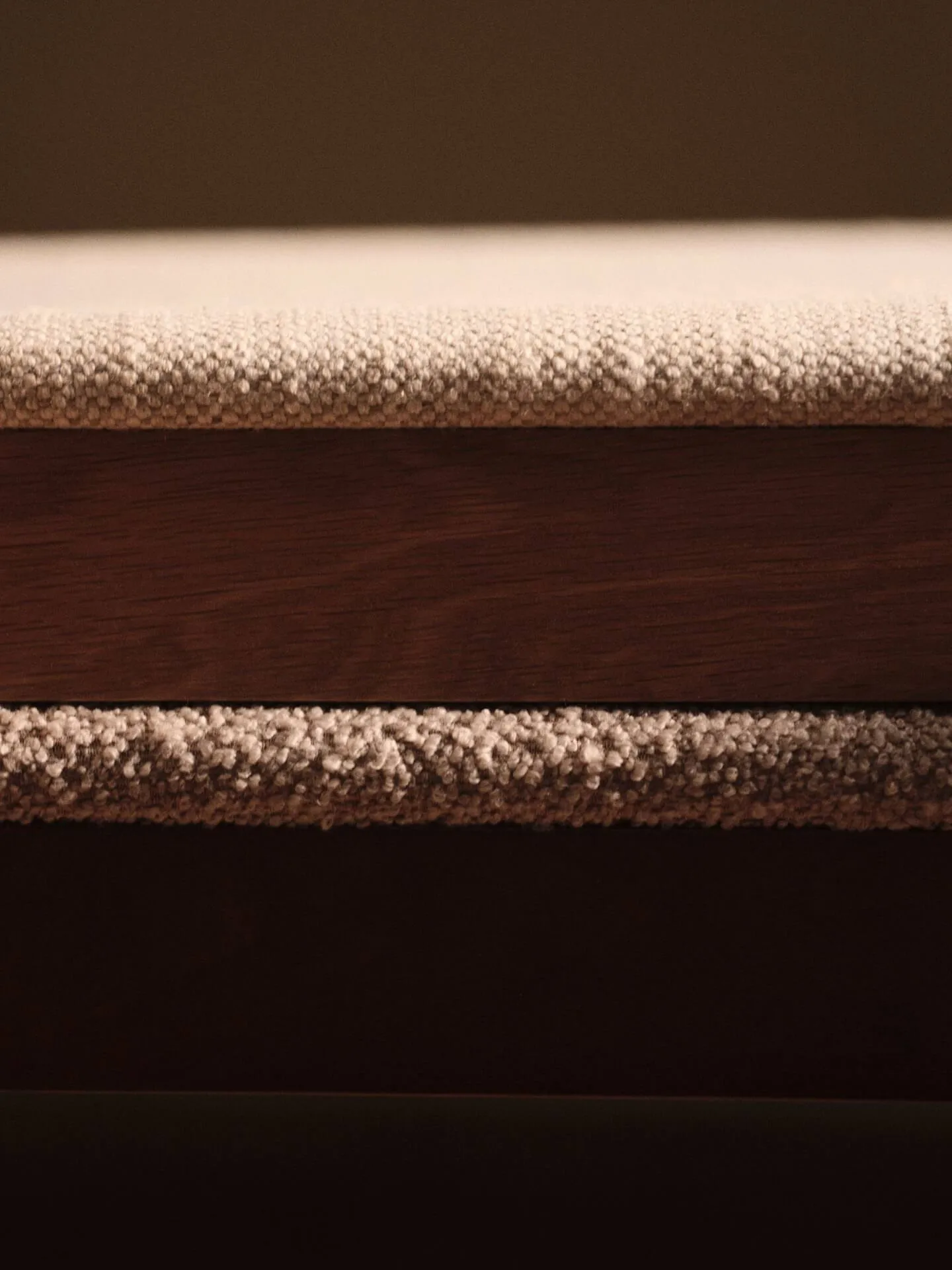 Boda karmstol, Klädd sits soft bouclé, dark stained beech-natural Ferm Living