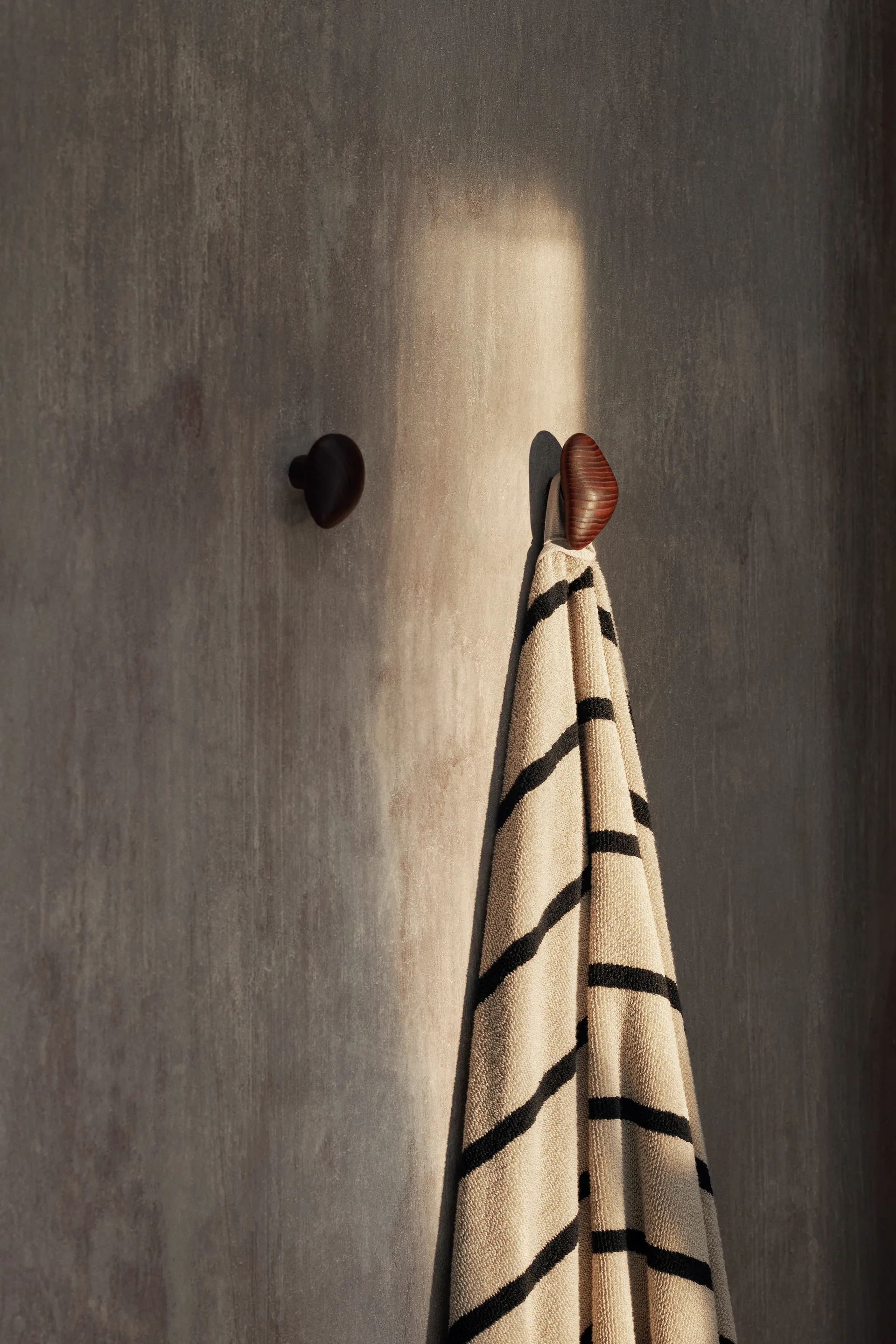 Cairn krok 2 delar, Dark Brown Ferm Living
