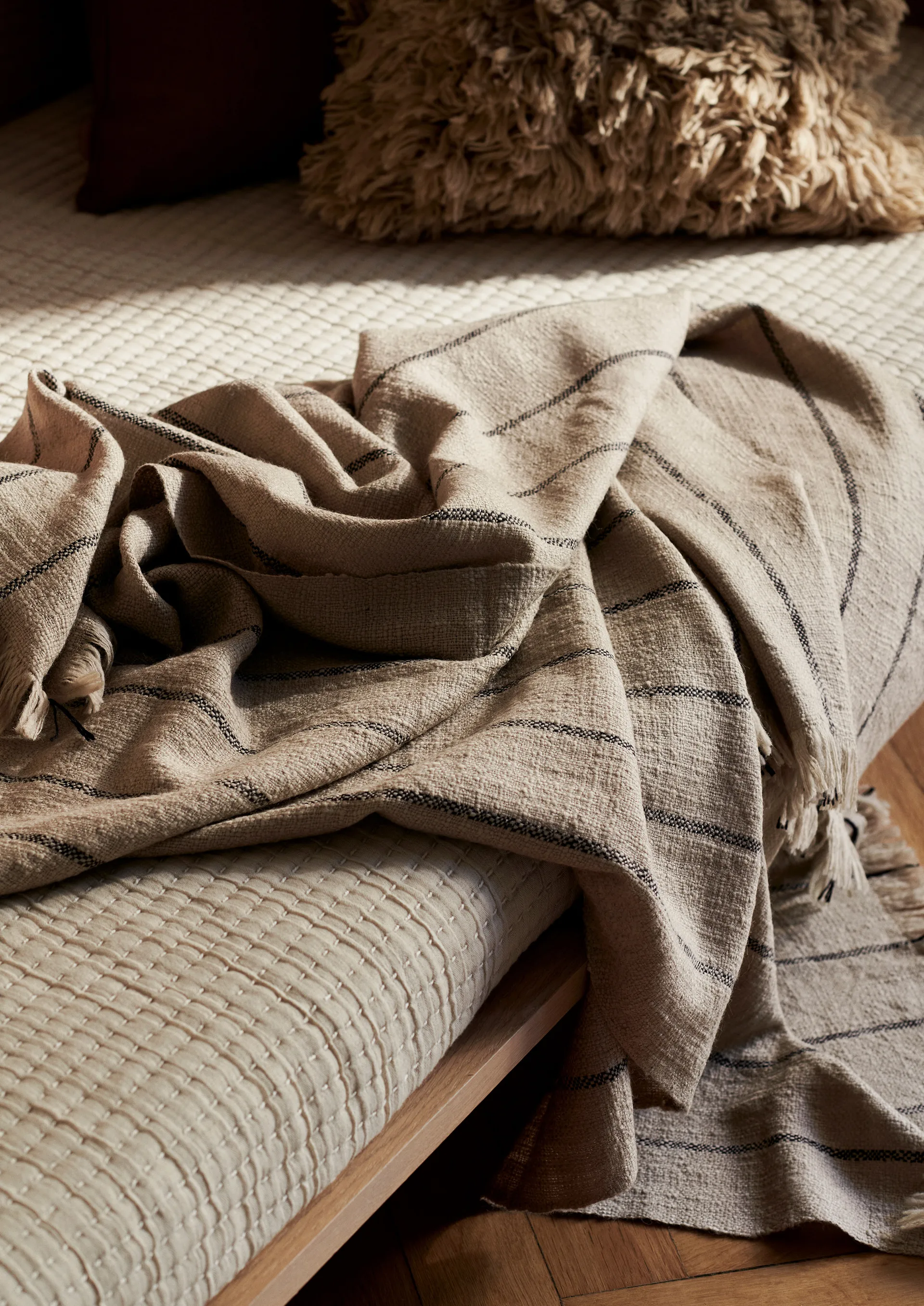 Calm ullfilt 120x180 cm, Camel/Black Ferm Living
