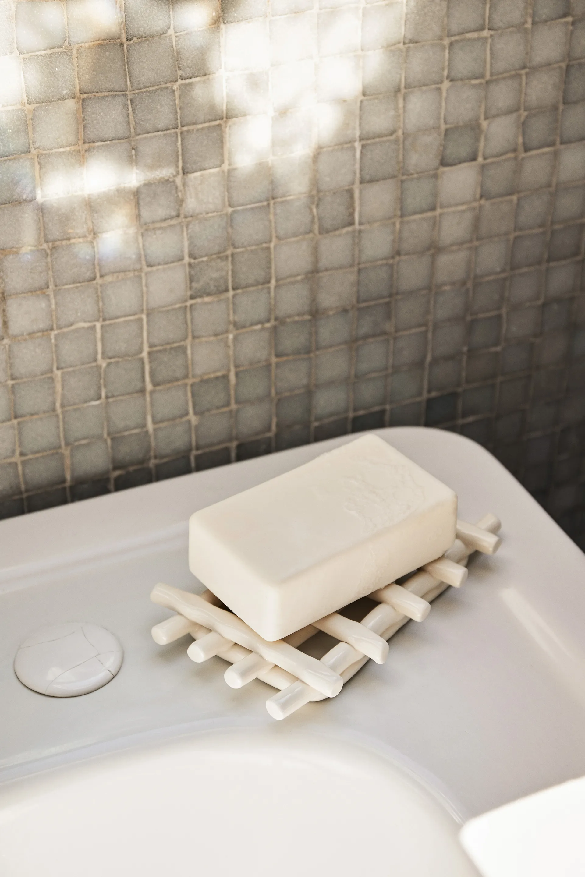 Ceramic tvålfat 10x14,5 cm, Off-white Ferm Living