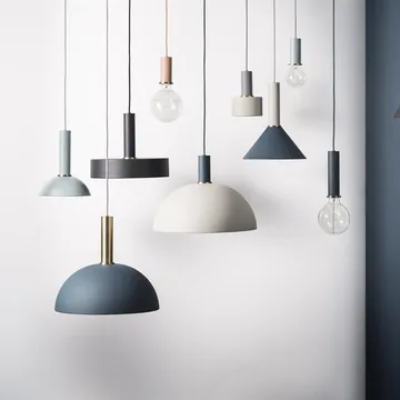 Collect taklampa stor - light grey (grå) - Ferm Living