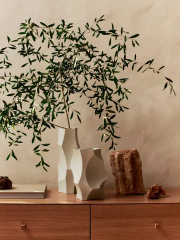 Cueva vas 26 cm - Off-white - Ferm Living