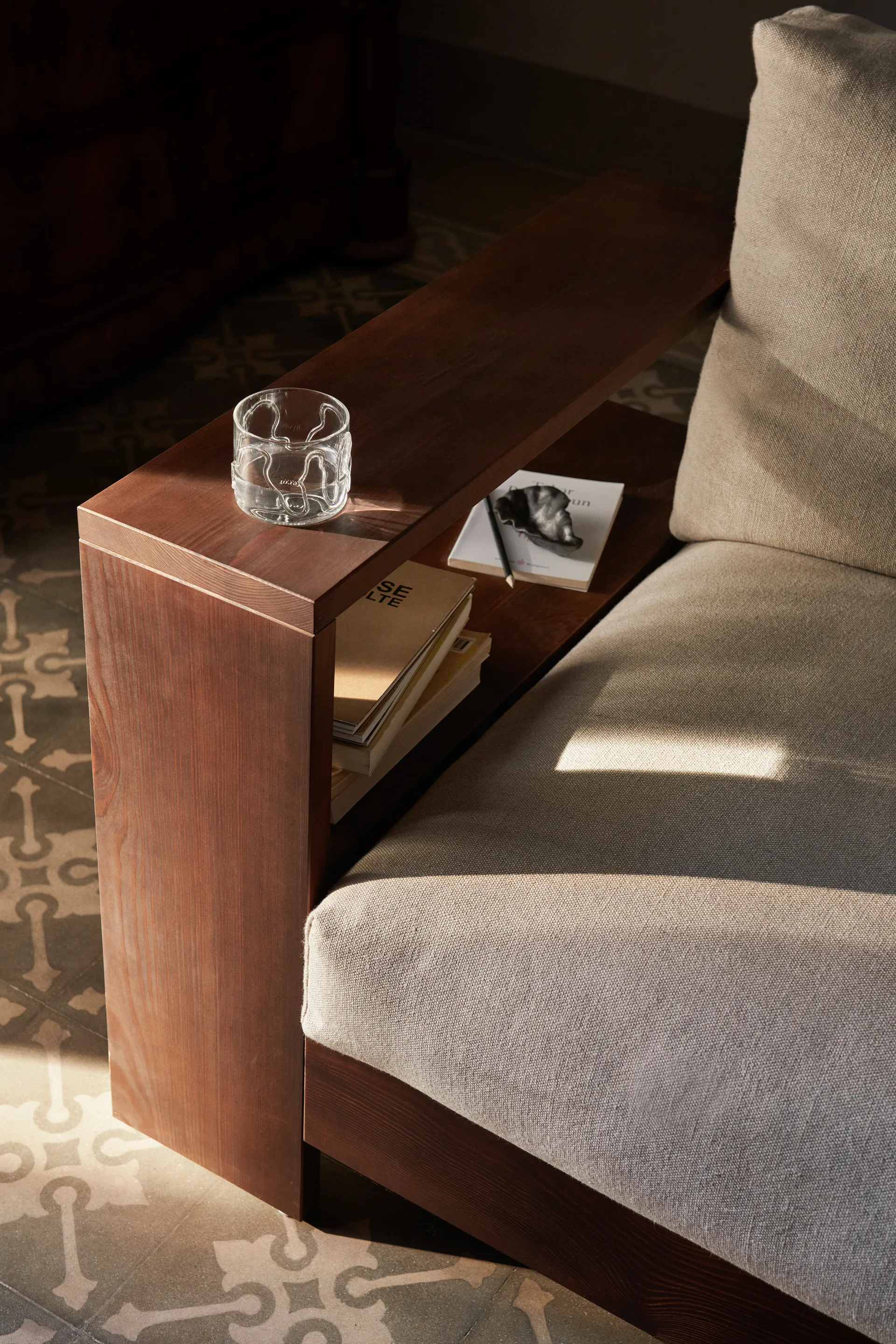 Edre soffa classic linen, Dark Stained-Natural Ferm Living