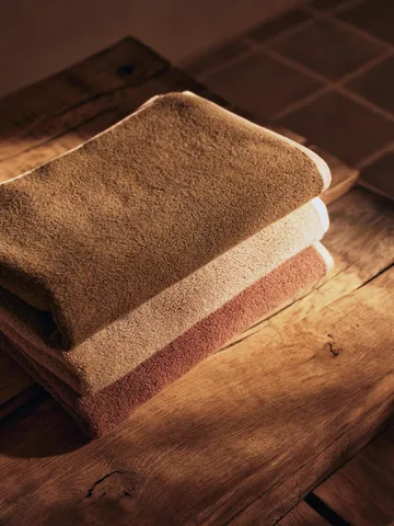 Ekko handduk - Olive-cashmere, 50x100 cm - Ferm Living