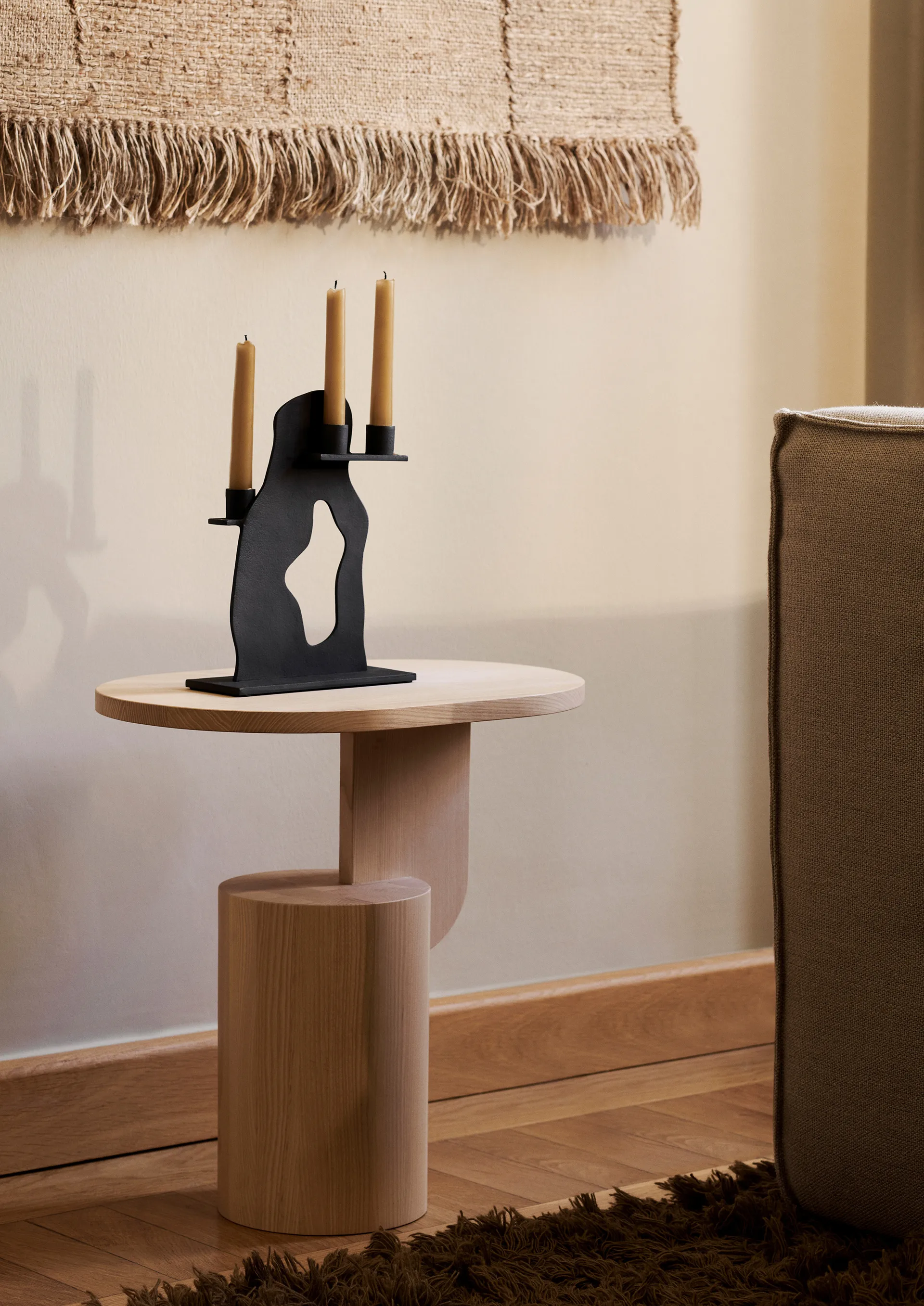 Erode ljusstake 21x27x4 cm, Blackened Aluminium Ferm Living