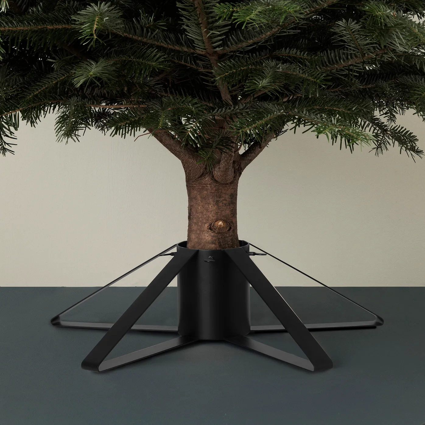 Ferm Living julgransfot, Svart Ferm Living