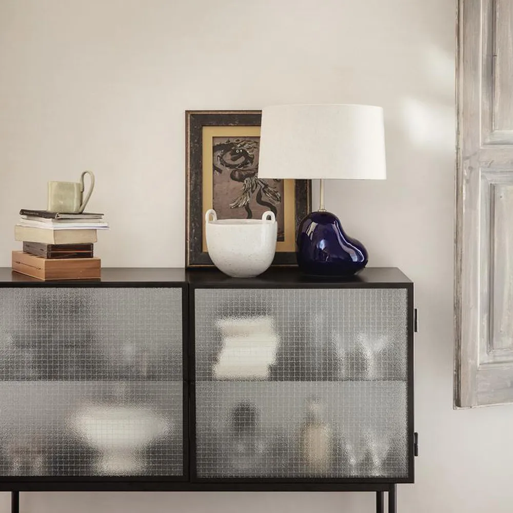Haze sideboard, cashmere, vågigt glas Ferm Living