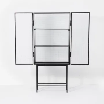 Haze vitrinskåp - Svart - Ferm Living