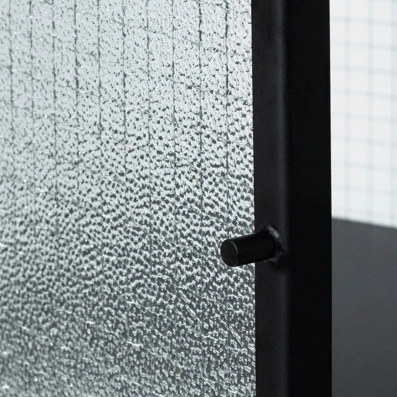 Haze vitrinskåp, Svart Ferm Living