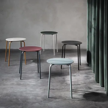 Herman Pall - Oak dark stained-svart stålstativ - Ferm Living