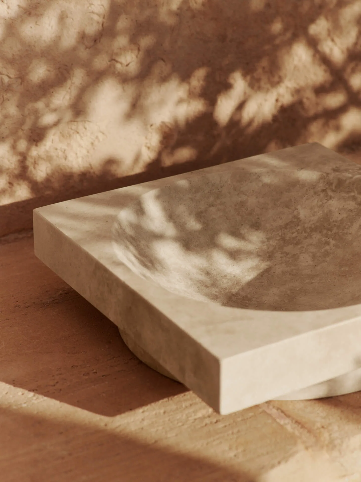 Hew dekorationsskål låg, Travertine Ferm Living