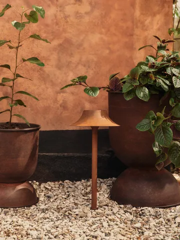 Hourglass kruka medium Ø40 cm - Rust - Ferm Living