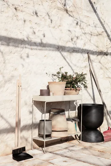 Hourglass kruka medium Ø40 cm - Svart-mörkgrå - Ferm Living
