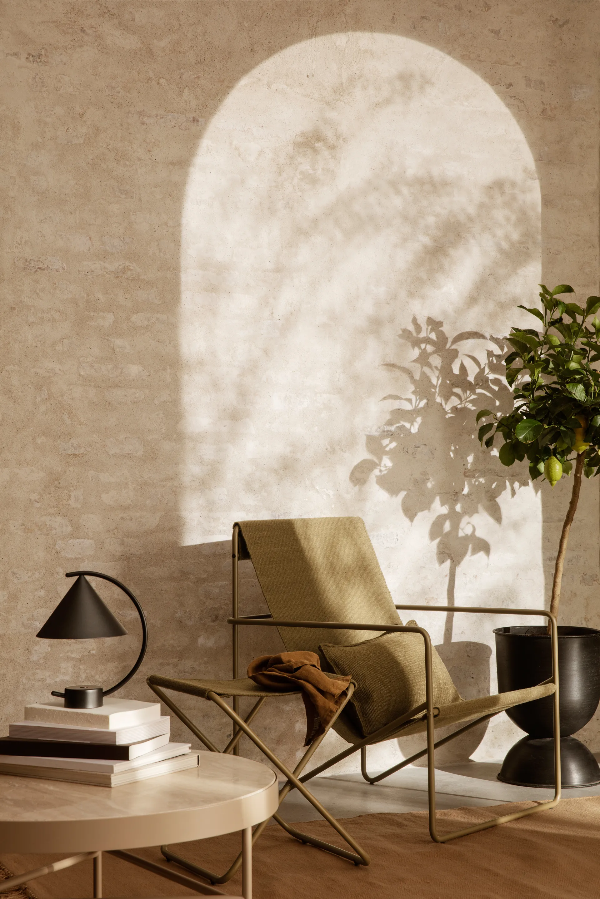 Hourglass kruka stor Ø50 cm, Svart-mörkgrå Ferm Living