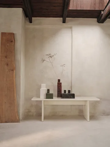 Koa vas H17 - Black - Ferm Living