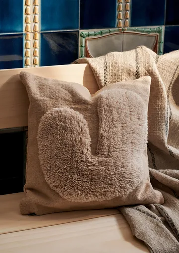 Lay kudde 50x50 cm - Sand / Off-white - Ferm Living