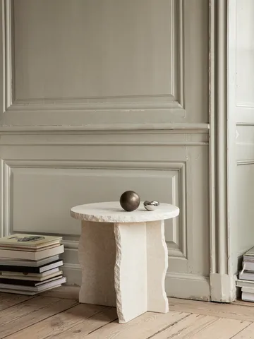Mineral Sculptural bord Ø52 cm - Bianco Curia - Ferm Living