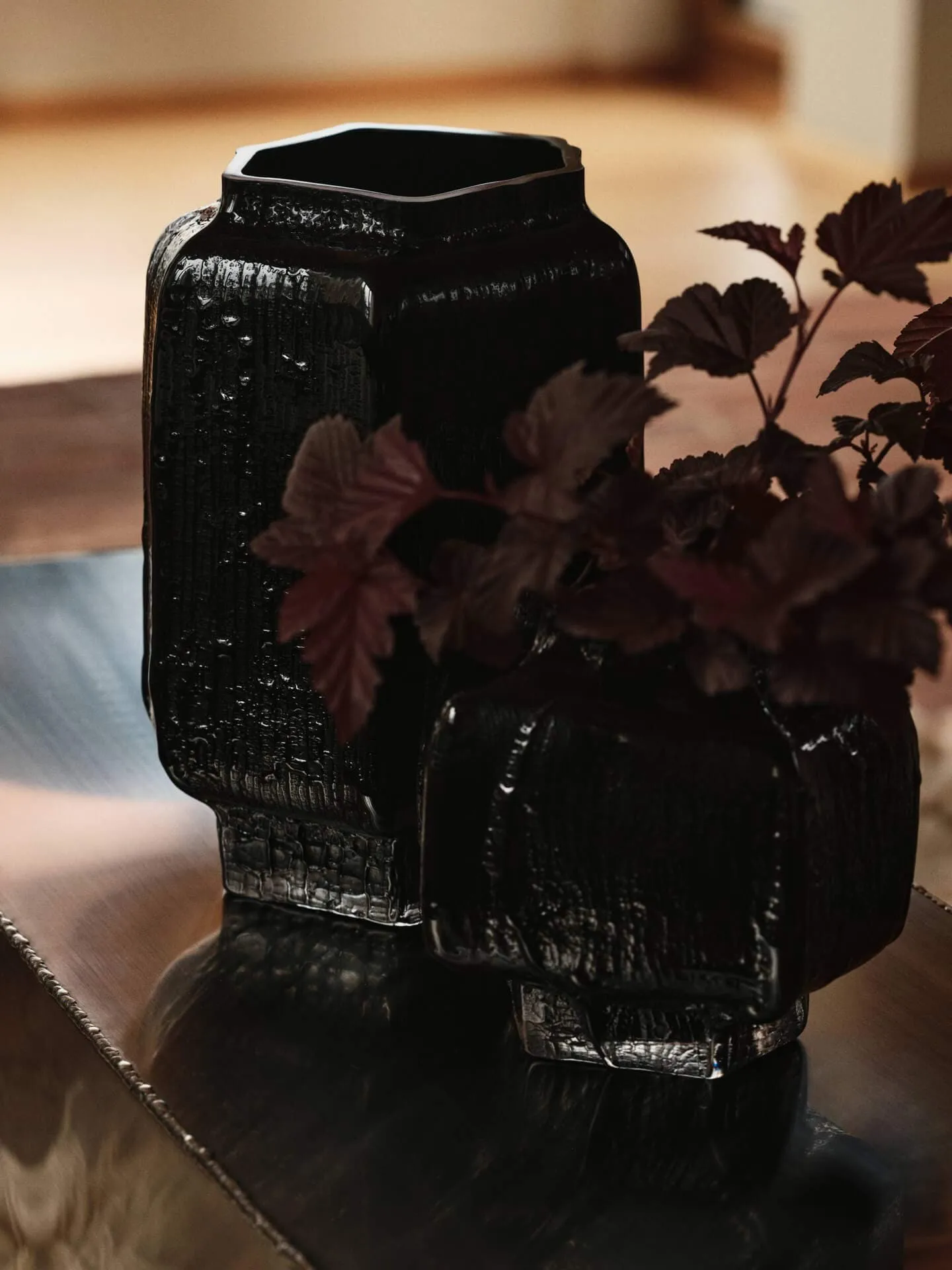 Mokuri vas, Black, 30 cm Ferm Living
