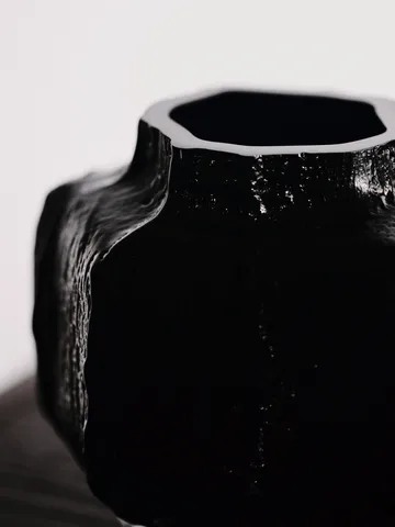 Mokuri vas - Black, 30 cm - Ferm Living